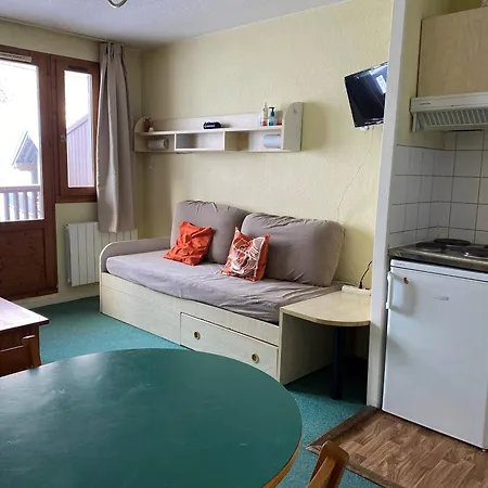 Appart. Skis Aux Pieds, Sud, Animaux Bienvenus - Fr-1-513-99 Apartment Courchevel